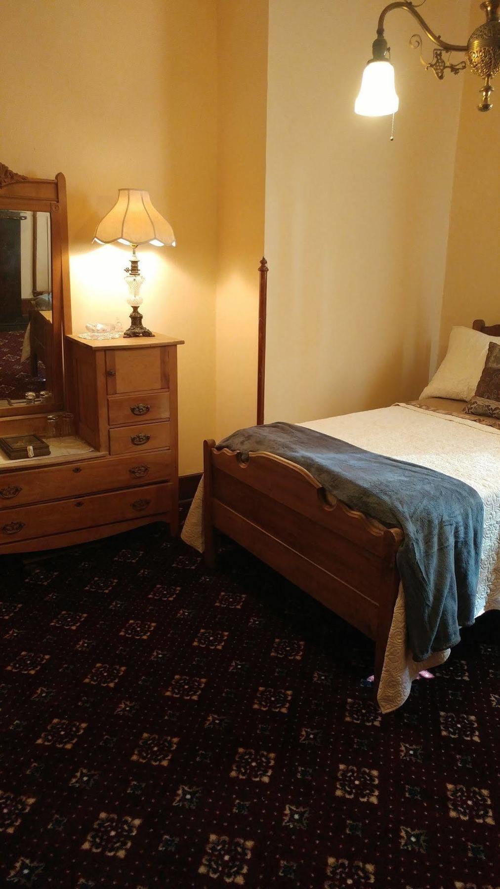 The Mitchell House Bed And Breakfast Circleville Eksteriør bilde